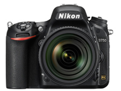 NIKON D810